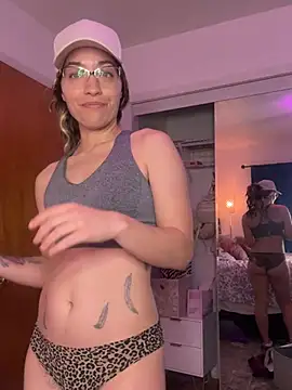 cassandracane online show from 02-02-26, 02:49