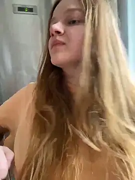 Snapshot of -MimmiLissa- chatting on 03-12-25, 11:31 -MimmiLissa- online show from 03-12-25, 11:31