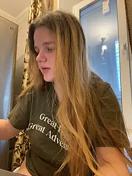 Snapshot of -MimmiLissa- chatting on 10-20-25, 01:22 -MimmiLissa- online show from 10-20-25, 01:22