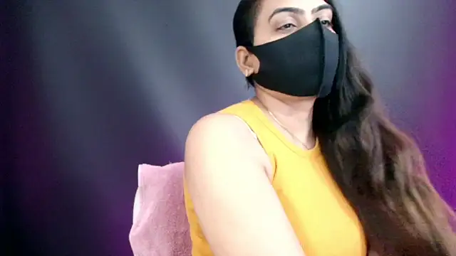 Snapshot of DesiZoya chatting on 04-25-26, 04:26 DesiZoya online show from 04-25-26, 04:26