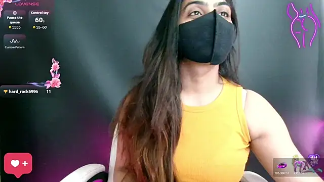 Snapshot of DesiZoya chatting on 07-13-26, 07:33 DesiZoya online show from 07-13-26, 07:33