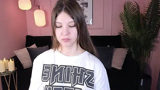 Snapshot of ElizaMild chatting on 12-26-24, 04:47 ElizaMild online show from 12-26-24, 04:47