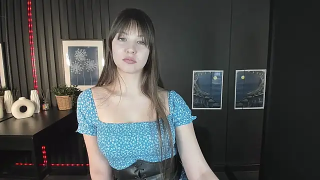 Snapshot of ElizaMild chatting on 01-23-25, 04:37 ElizaMild online show from 01-23-25, 04:37