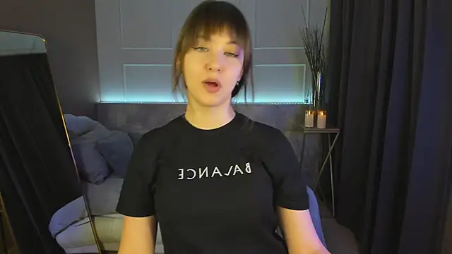 Snapshot of ElizaMild chatting on 02-20-25, 01:30 ElizaMild online show from 02-20-25, 01:30