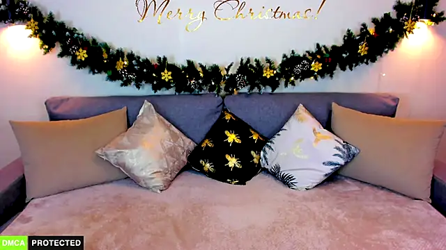 Snapshot of TheWoman__ chatting on 12-28-24, 01:28 TheWoman online show from 12-28-24, 01:28