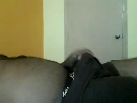 Snapshot of Indianguymohan chatting on 02-17-25, 04:48 Indianguymohan online show from 02-17-25, 04:48