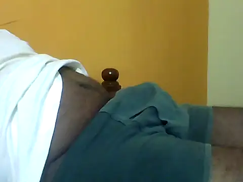 Snapshot of Indianguymohan chatting on 09-14-25, 04:17 Indianguymohan online show from 09-14-25, 04:17