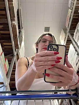 Gatitacarlita online show from 12-28-24, 06:29