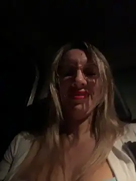 Gatitacarlita online show from 12-20-25, 07:59