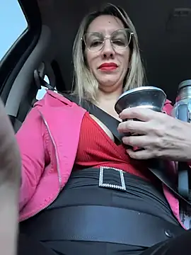 Snapshot of Gatitacarlita chatting on 04-27-26, 10:57 Gatitacarlita online show from 04-27-26, 10:57