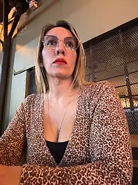 Snapshot of Gatitacarlita chatting on 05-16-26, 10:30 Gatitacarlita online show from 05-16-26, 10:30