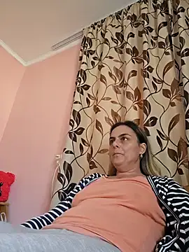 IsabelleCraft online show from 03-06-25, 12:52