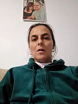 IsabelleCraft online show from 03-17-25, 04:22