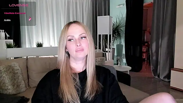 Snapshot of Libby_Nora chatting on 12-12-24, 02:33 Libby Nora online show from 12-12-24, 02:33