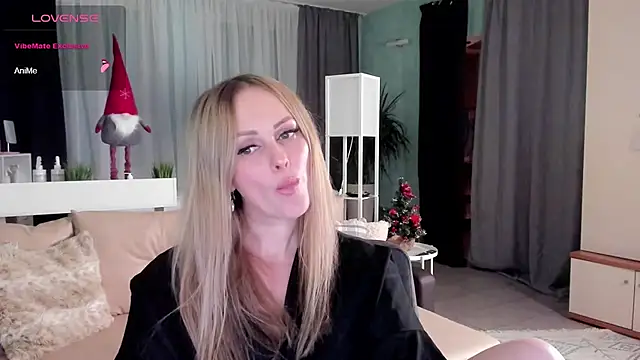 Snapshot of Libby_Nora chatting on 12-28-24, 01:38 Libby Nora online show from 12-28-24, 01:38