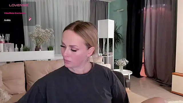 Snapshot of Libby_Nora chatting on 01-11-25, 04:25 Libby Nora online show from 01-11-25, 04:25