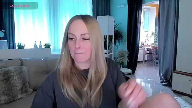 Snapshot of Libby_Nora chatting on 01-26-25, 10:12 Libby Nora online show from 01-26-25, 10:12