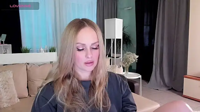 Snapshot of Libby_Nora chatting on 01-31-25, 12:51 Libby Nora online show from 01-31-25, 12:51