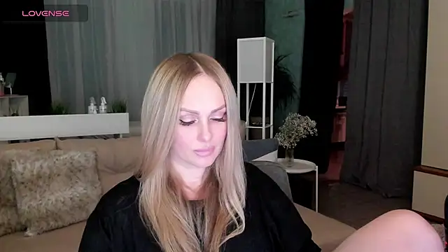 Snapshot of Libby_Nora chatting on 02-04-25, 03:04 Libby Nora online show from 02-04-25, 03:04