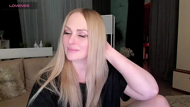 Snapshot of Libby_Nora chatting on 02-05-25, 03:52 Libby Nora online show from 02-05-25, 03:52