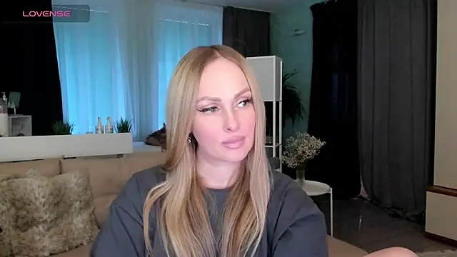 Snapshot of Libby_Nora chatting on 02-18-25, 02:59 Libby Nora online show from 02-18-25, 02:59