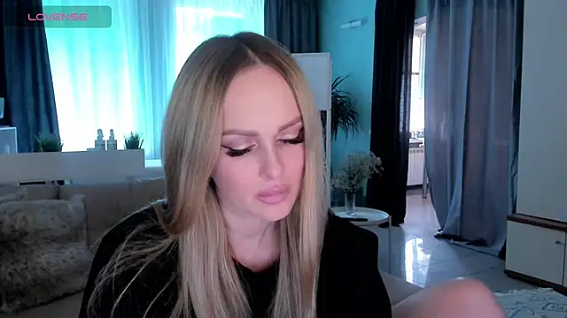 Snapshot of Libby_Nora chatting on 02-26-25, 01:52 Libby Nora online show from 02-26-25, 01:52