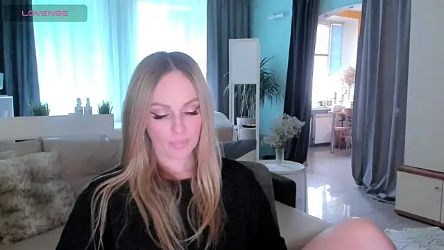 Snapshot of Libby_Nora chatting on 02-27-25, 12:45 Libby Nora online show from 02-27-25, 12:45