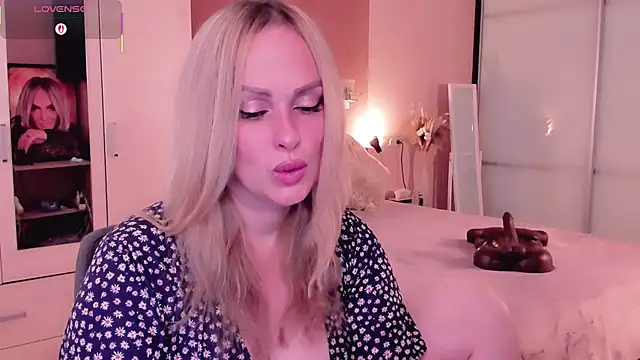 Snapshot of Libby_Nora chatting on 09-22-25, 10:06 Libby Nora online show from 09-22-25, 10:06