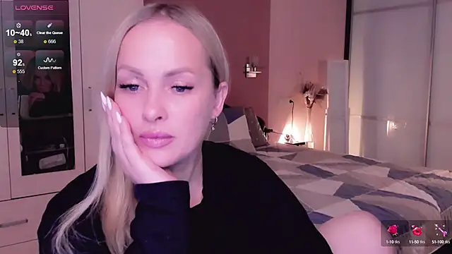 Snapshot of Libby_Nora chatting on 10-15-25, 09:09 Libby Nora online show from 10-15-25, 09:09