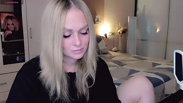 Snapshot of Libby_Nora chatting on 10-22-25, 10:59 Libby Nora online show from 10-22-25, 10:59