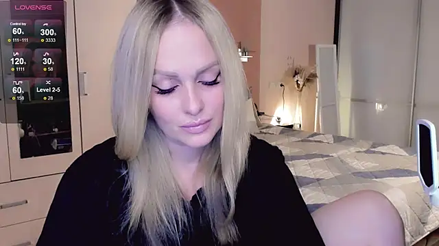 Snapshot of Libby_Nora chatting on 10-24-25, 01:07 Libby Nora online show from 10-24-25, 01:07