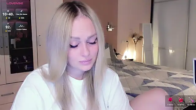 Snapshot of Libby_Nora chatting on 10-25-25, 09:39 Libby Nora online show from 10-25-25, 09:39