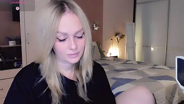 Snapshot of Libby_Nora chatting on 11-02-25, 09:44 Libby Nora online show from 11-02-25, 09:44