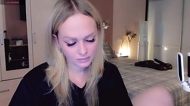 Snapshot of Libby_Nora chatting on 11-21-25, 09:19 Libby Nora online show from 11-21-25, 09:19