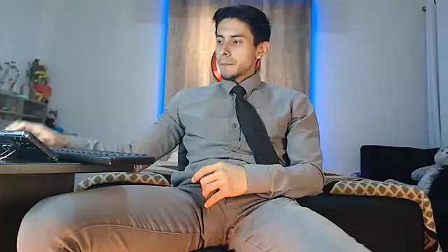 Snapshot of Andrew_4_ chatting on 09-15-25, 04:12 Andrew 4 online show from 09-15-25, 04:12