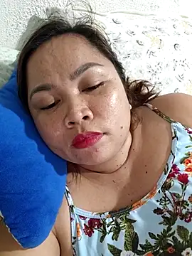 Snapshot of XXLorie_02 chatting on 06-27-26, 12:22 XXLorie 02 online show from 06-27-26, 12:22