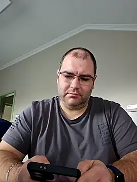 Snapshot of Andrew1900529 chatting on 12-12-24, 01:17 Andrew1900529 online show from 12-12-24, 01:17