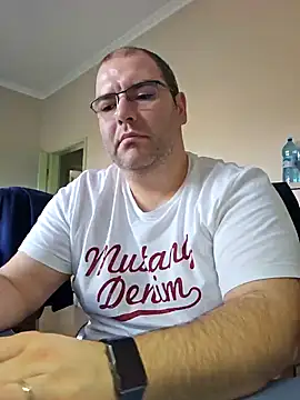 Snapshot of Andrew1900529 chatting on 01-29-25, 11:20 Andrew1900529 online show from 01-29-25, 11:20