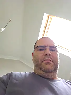 Snapshot of Andrew1900529 chatting on 03-10-25, 09:43 Andrew1900529 online show from 03-10-25, 09:43