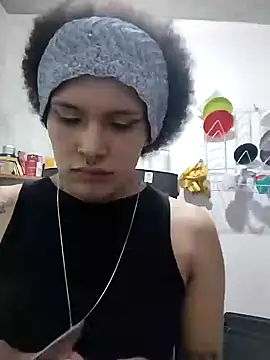 Snapshot of LUNAdeMARTE chatting on 12-19-24, 03:07 LUNAdeMARTE online show from 12-19-24, 03:07