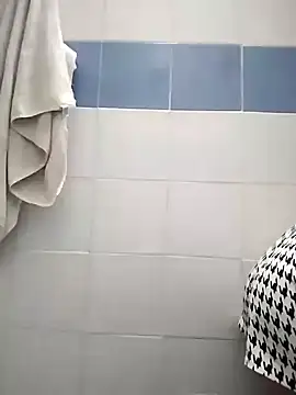 Snapshot of LUNAdeMARTE chatting on 12-21-24, 03:47 LUNAdeMARTE online show from 12-21-24, 03:47