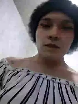 Snapshot of LUNAdeMARTE chatting on 01-11-25, 01:27 LUNAdeMARTE online show from 01-11-25, 01:27