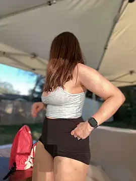 MaggyMayI online show from 12-19-24, 09:06