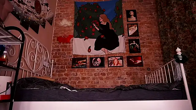 Snapshot of Evelively chatting on 11-05-25, 03:06 Evelively online show from 11-05-25, 03:06