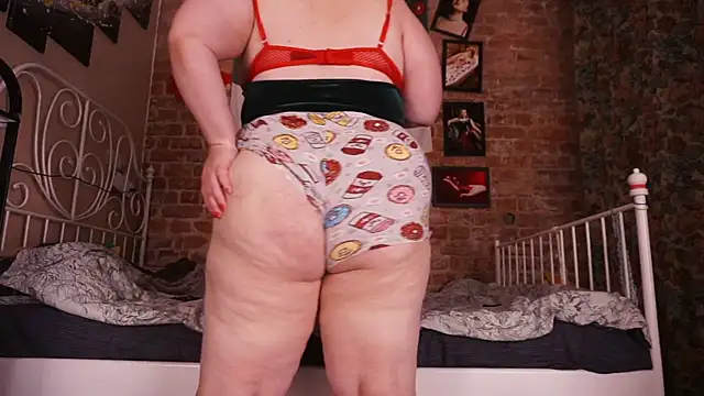 Snapshot of Evelively chatting on 11-21-25, 03:27 Evelively online show from 11-21-25, 03:27