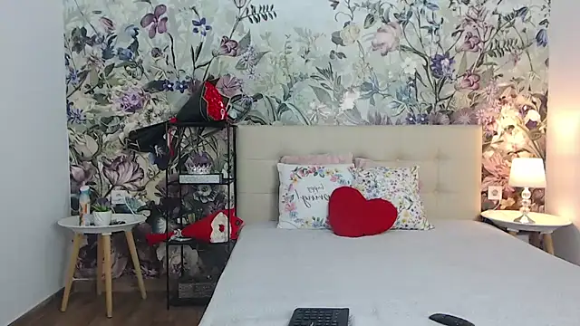 RoseDiamond06 online show from 06-04-26, 01:28