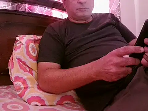 Snapshot of desipapaxxx chatting on 02-18-25, 07:32 desipapaxxx online show from 02-18-25, 07:32