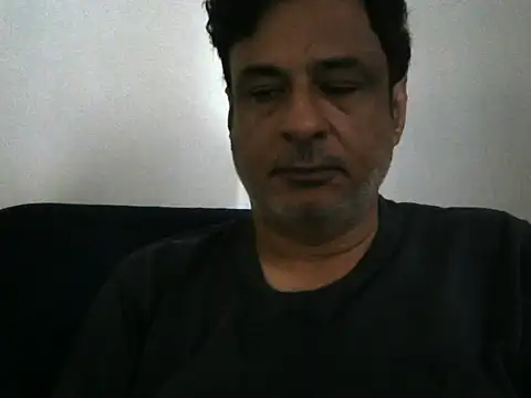 Snapshot of desipapaxxx chatting on 10-18-25, 02:47 desipapaxxx online show from 10-18-25, 02:47