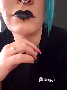 PinkTheHawk online show from 04-09-26, 02:55