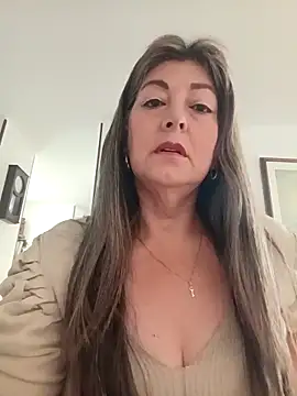 Snapshot of emma_tour chatting on 04-15-26, 01:29 emma tour online show from 04-15-26, 01:29